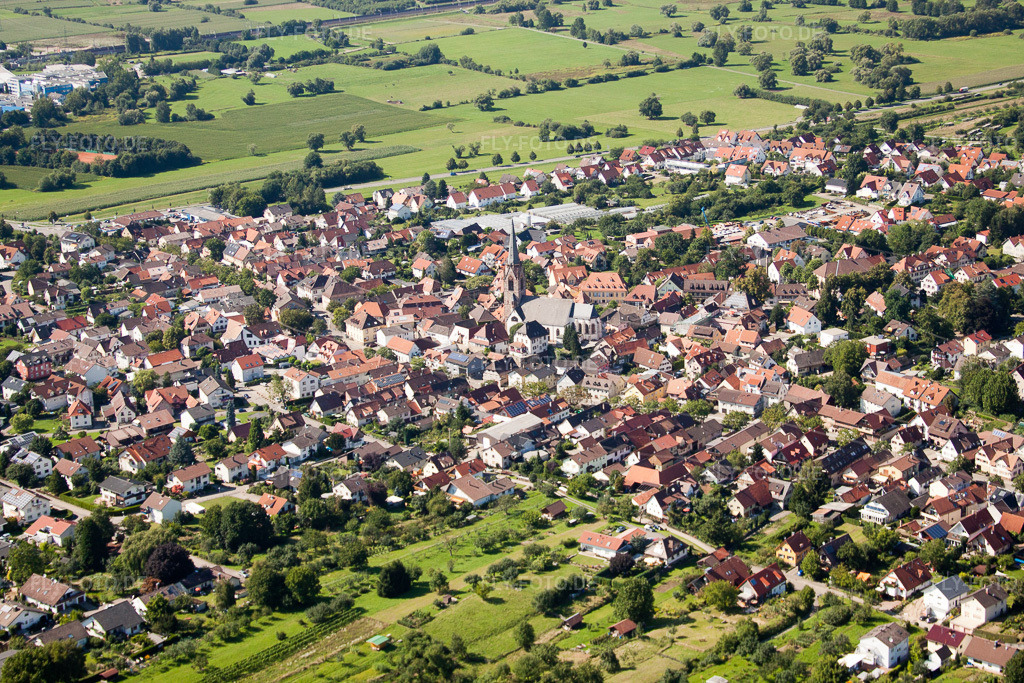 Luftbild: Ortsansicht von Südosten im Ortsteil Steinbach in Baden-Baden im Bundesland Baden-Württemberg in Deutschland. Foto: IMG_31367.jpg vom 09.08.2010 durch Werner Riehm/FLY-FOTO.de