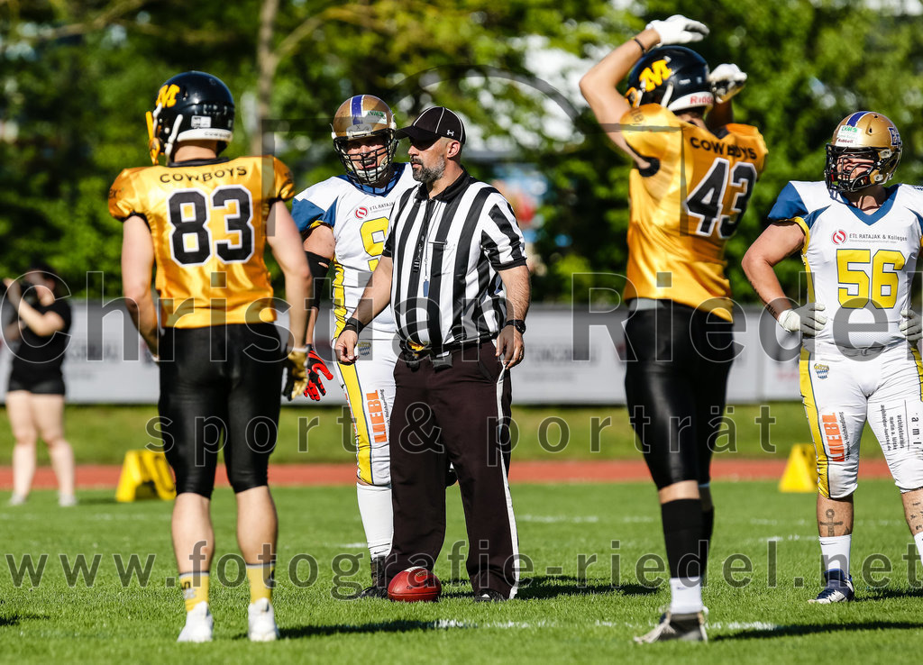 2022-05-14_115_Erding_Bulls_gegen_Munich_Cowboys_2 | Erding, Deutschland, 14.05.2022:
Fußball, Regionalliga 2022, 3. Spieltag, Erding Bulls gegen Munich Cowboys 2, Endergebnis: 20:30

Matthäus Mederer (Erding Bulls, #56)

Foto: Christian Riedel / fotografie-riedel.net