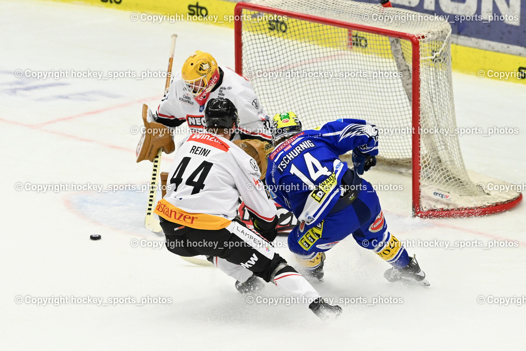 EC IDM Wärmepumpen VSV vs. Pioneers Vorarlberg | #44 Julius Reini Pioneers Vorarlberg, #14 Johannes Tschurnig EC VSV, #31 David Madlener Pioneers Vorarlberg,  EC IDM Wärmepumpen VSV vs. Pioneers Vorarlberg, EC IDM WÄRMEPUMPEN VSV vs. Pioneers Vorarlberg am 03.10.2025 in Villach (Stadthalle Villach), Austria, (Photo by Bernd Stefan)