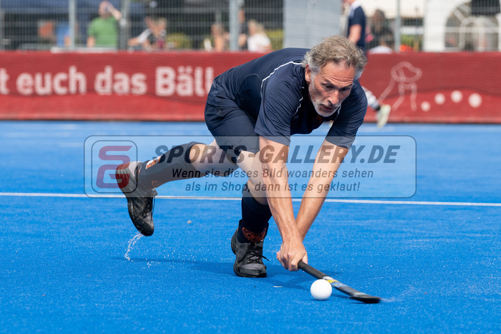 SFE_20240818_0187 | Krefeld, Deutschland, 18.08.2024:  European Cup for Recreational Hockey Players im KTHC Stadion Rot-Weiss Köln Tennis and Hockey Club am 18.08.2024 in Krefeld, Deutschland. (Foto von Stephan Fehrmann)Krefeld, Germany, 18.08.2024: European Cup for Recreational Hockey Players in KTHC Stadion Rot-Weiss Köln Tennis and Hockey Club at 18.08.2024 in Krefeld, Deutschland. (Foto from Stephan Fehrmann)