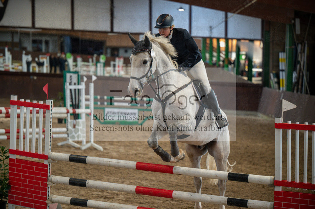Hallenreittunier Voxtrup 2023 | Entdecke hochwertige Reitturnierfotos von Foto Oger. Professionell, emotional und authentisch – jetzt Lieblingsmomente im Shop bestellen.Deutschlandweite Turnierfotografie. - Realisiert mit Pictrs.com