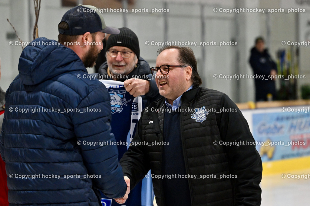 ESC SOCCERZONE STEINDORF vs. 1. EHC ALTHOFEN | Betreuer ESC Steindorf Stefan Untersteiner, Sportlicher Leiter ESC Steindorf Armin RAC, ESC SOCCERZONE STEINDORF vs. 1. EHC ALTHOFEN, ESC SOCCERZONE STEINDORF vs. 1. EHC ALTHOFEN am 28.02.2025 in Steindorf (Ossiachersee Halle), Austria, (Photo by Bernd Stefan)