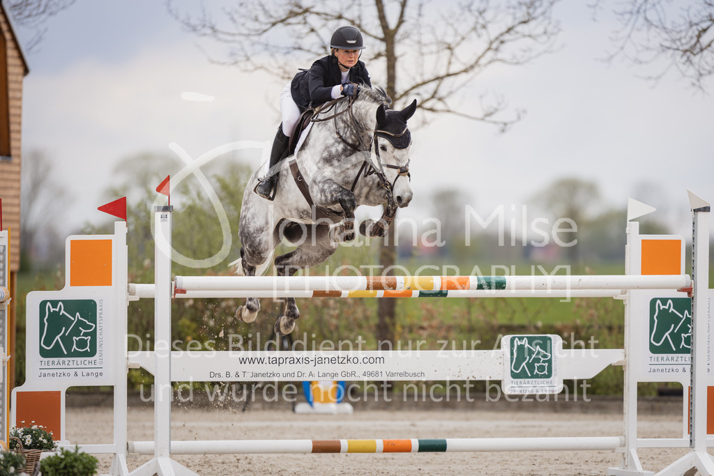 230426_HofSosath_S-Spr-402 | Deine schönsten Turniermomente als professionelle Fotos! Entdecke hochwertige Pferdesport-Fotografie im Online-Shop. Jetzt Fotos finden & bestellen!