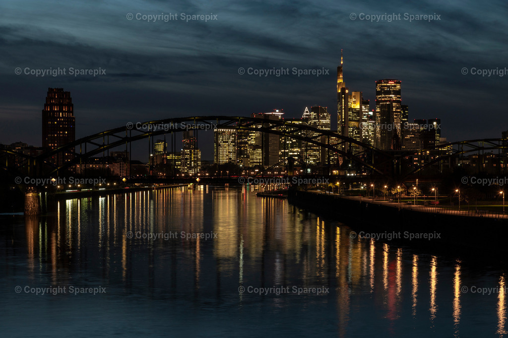 PAR_Skyline_Frankfurt_Night29 | sparepix - Realisiert mit Pictrs.com