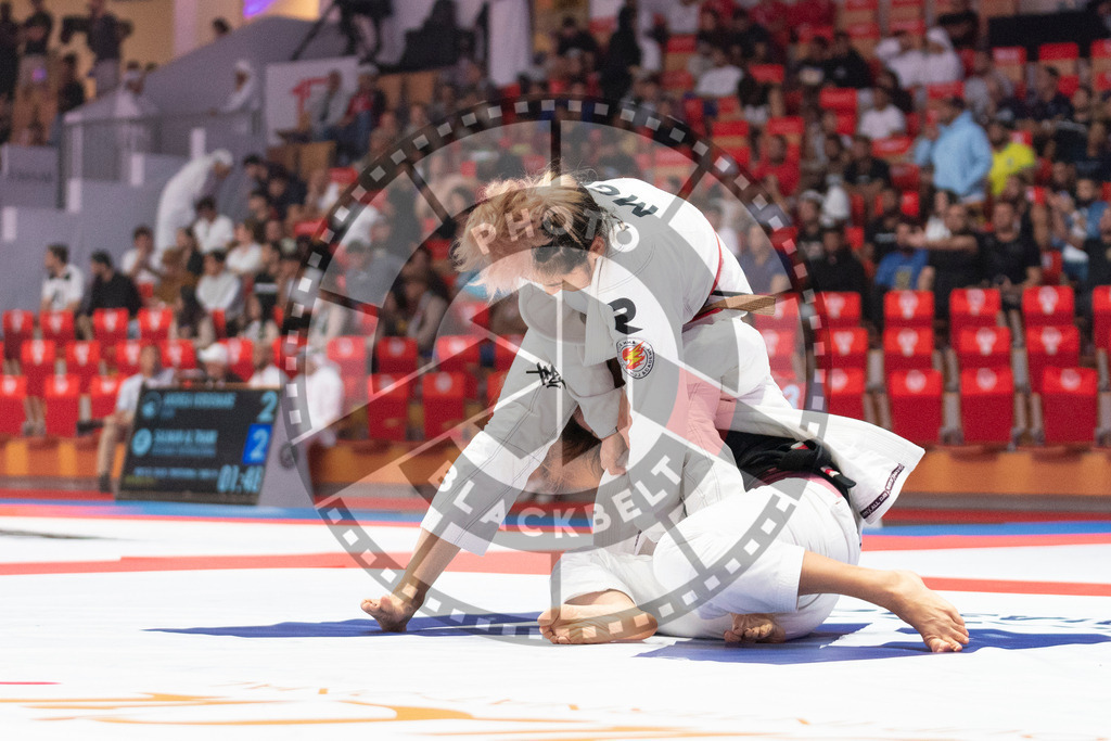 20231109PBB3952 | Fighters compete during the AJP World Professional Championship in the Mubadala Arena in Abu Dhabi, Arab United Emirates, on November 9, 2023.