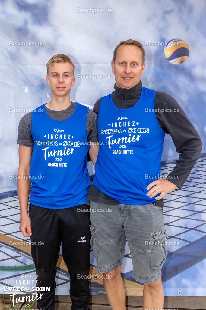 2022-00063120-Vater-Sohn-Turnier-Teamfotos-2 | 26.05.2022; Berlin Foto: Gerold Rebsch - www.beachpics.de