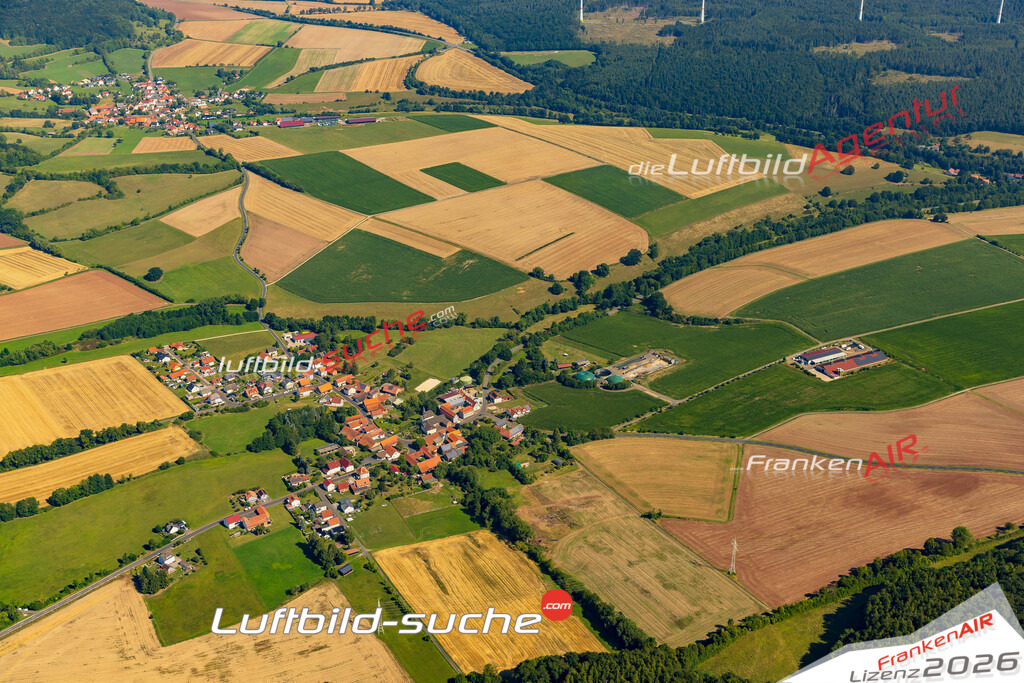 Luftaufnahme Hillartshausen Friedewald - Die Luftaufnahme wurde 2025 vom UL-Flugzeug heraus erstellt ( ohne Drohne ) - Hochauflösende Luftaufnahme - für professionelle Ausdrucke geeignet. Die Geschenkidee !Mit Lizenz und Bildrechte bestellbar