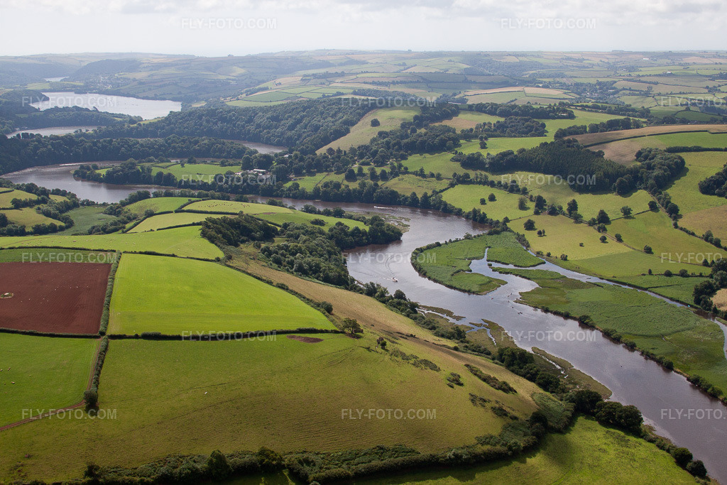 Aerial view: View of the town in Berry Pomeroy in the state England, Great Britain. – Photo: IMG_19769.jpg taken on 07/25/2009 by Werner Riehm/FLY-FOTO.com – Resolution of the original: 4752 x 3168 px