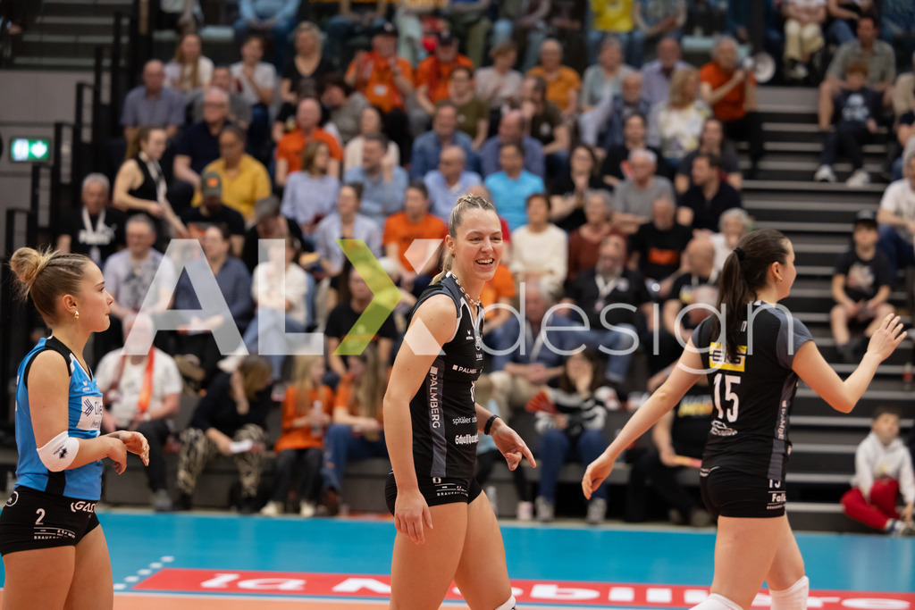 Volleyball I Frauen I Saison 2025-2026 I Volleyball NLA | Women I  Playoffs Finals 1/5 I viteos NUC - VC Kanti Schaffhausen I 06.04.2026 | 8 Lina-Marie Lieb (DE) (VC Kanti Schaffhausen) – Aussen - Realisiert mit Pictrs.com