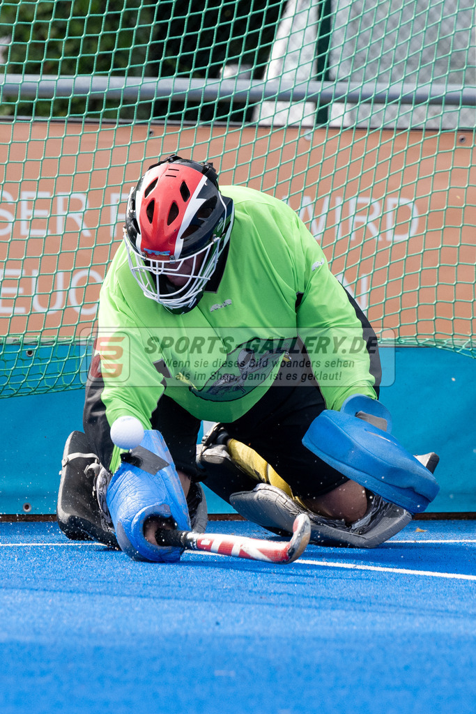 SFE_20240817_0158 | Krefeld, Deutschland, 17.08.2024:  European Cup for Recreational Hockey Players im KTHC Stadion Rot-Weiss Köln Tennis and Hockey Club am 17.08.2024 in Krefeld, Deutschland. (Foto von Stephan Fehrmann)Krefeld, Germany, 17.08.2024: European Cup for Recreational Hockey Players in KTHC Stadion Rot-Weiss Köln Tennis and Hockey Club at 17.08.2024 in Krefeld, Deutschland. (Foto from Stephan Fehrmann)