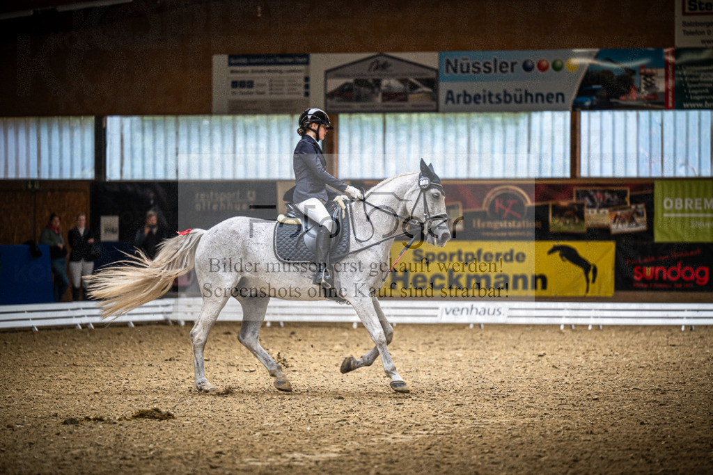 DOS_0728 | Entdecke hochwertige Reitturnierfotos von Foto Oger. Professionell, emotional und authentisch – jetzt Lieblingsmomente im Shop bestellen.Deutschlandweite Turnierfotografie. - Realisiert mit Pictrs.com