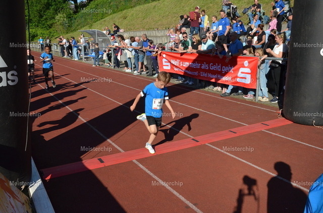 18-12-45_ | Meisterchip Fotoshop - Realisiert mit Pictrs.com