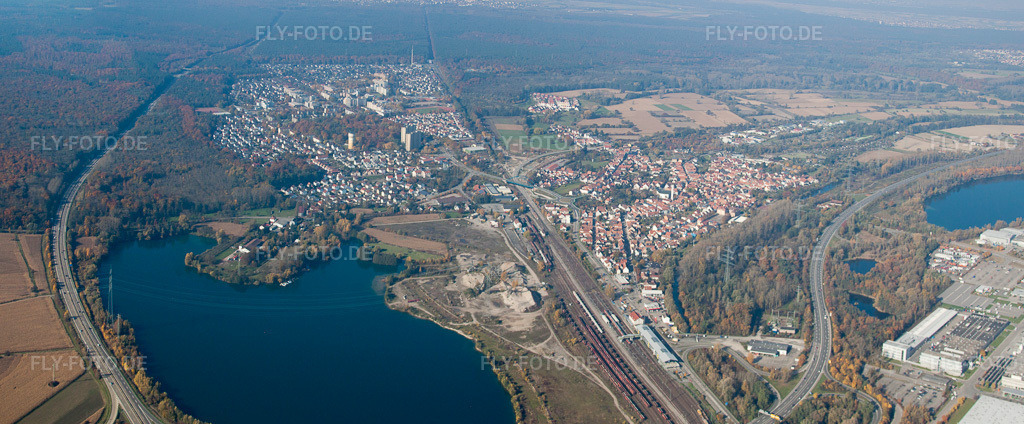 Luftbild: Ortsansicht von Osten in Wörth am Rhein im Bundesland Rheinland-Pfalz in Deutschland. Foto: IMG_35223-Bearbeitet.jpg vom 31.10.2010 durch Werner Riehm/FLY-FOTO.deAuflösung des Originals: 7436 x 3076 px