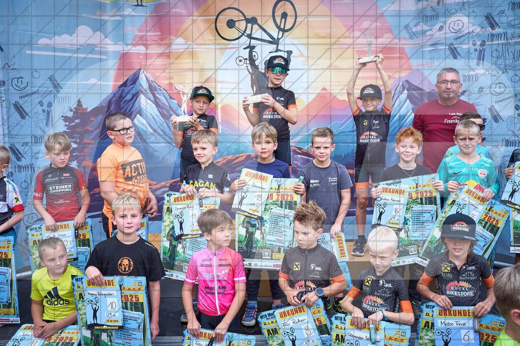 Betriebszentrum Laubenbachmühle, Frankenfels, Österreich - 13. September 2025: Dirndltal Race - Kids Race - SiegerehrungFotograf: Martin Bihounek / martinbihounek.com | 13. September 2025 Betriebszentrum Laubenbachmühle, Frankenfels, Österreich : Dirndltal Race - Kids Race - Siegerehrung •••••Photo by: Martin Bihounek / martinbihounek.comInsta: @martinbihounekcom