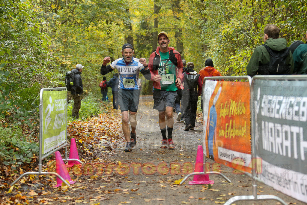 251026_1326_EX1_3460 | Sportfotografie im Rhein-Sieg Kreis, Köln, Bonn, NRW, Rheinland Pfalz, Hessen, etc. Unser Tätigkeitsfeld umfasst den Laufsport vom Volkslauf über den Marathon, Duathlon, Triathon bis zum Ultralauf wie Kölnpfad Ultra oder Schindertrail.