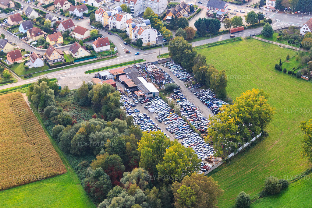 Vue aérienne: Recyclage automobile Casse Auto Démolition sur la Rte de Hoerdt à Vendenheim dans le département Bas Rhin, France – .Photo: IMG_074129.jpg prise le 04/10/2014 par Werner Riehm/FLY-FOTO.eu – Résolution de l'original: 5065 x 3376 px – WWW.CASSE-AUTO-DEMOLITION.COM