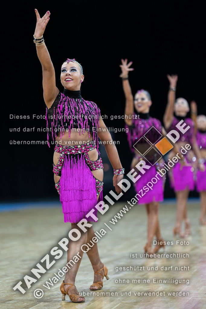 20230226-10282 | Hier finden Sie Tanz Bilder vom Latein und Standard Formationen tanzen. Sportbilder vom Tanzsport. Schöne Fotos und von Weltmeisterschaft, Europameisterschaft, Bundesliga, Regionalliga, Oberliga und Landesliga sowie von GOC Stuttgart, DanceComp, WM Bremen