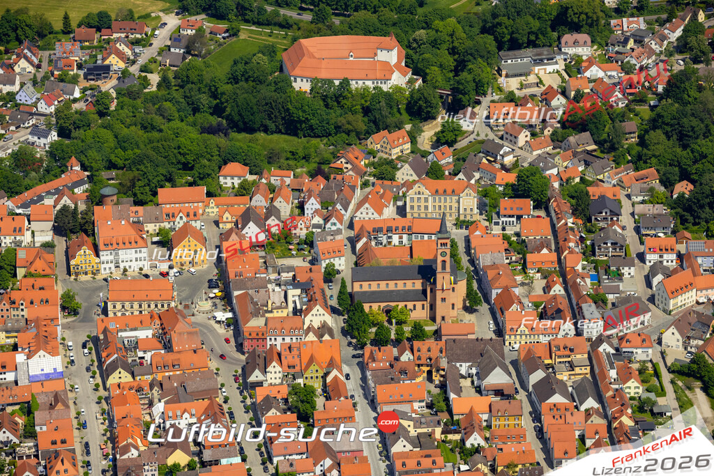 Das Luftbild zeigt  Friedberg - Die Luftaufnahme wurde 2023 vom UL-Flugzeug aus erstellt ( keine Drohne ) - Hochauflösende Luftaufnahme - Für grossformatige Ausdrucke geeignet. Die Geschenkidee !Mit Lizenz und Bildrechte bestellbar