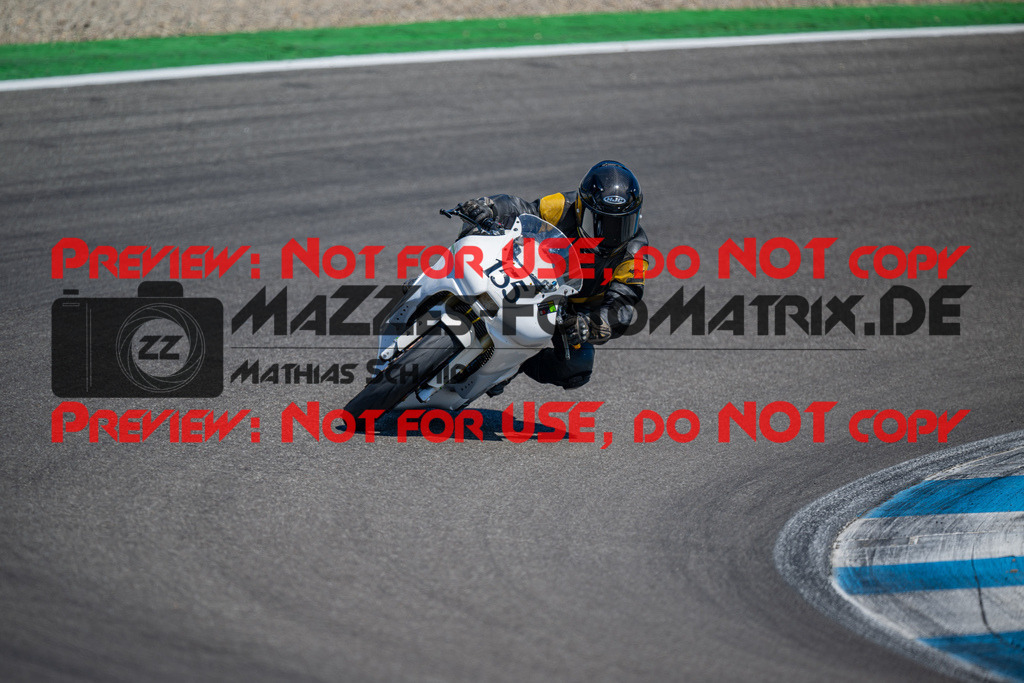 MaZZes-Fotomatrix-20260523-117294 | GRUEN