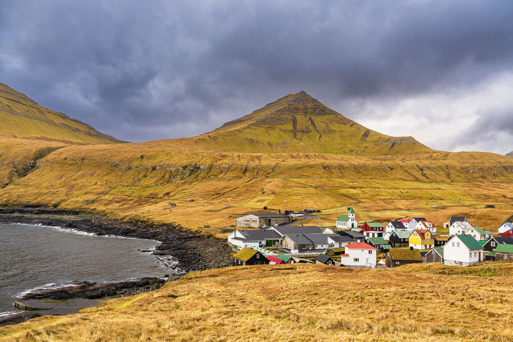 Blick auf das Dorf Gjógv auf der Färöer Insel Eysturoy | Blick auf das Dorf Gjógv auf der Färöer Insel Eysturoy.