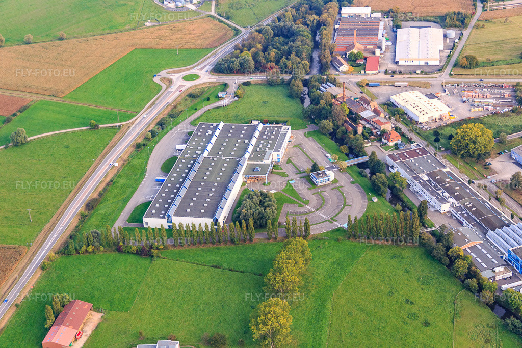 Vue aérienne: Hager Electro SAS à Bischwiller dans le département Bas Rhin, France.Photo: IMG_074307.jpg prise le 04/10/2014 par Werner Riehm/FLY-FOTO.euRésolution de l'original: 5396 x 3597 px