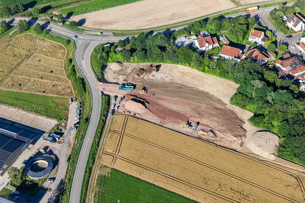 Luftbild: Erschließung Am Südhang in Neupotz im Bundesland Rheinland-Pfalz in Deutschland. Foto: IMG_142535.jpg vom 09.07.2024 durch Werner Riehm/FLY-FOTO.de