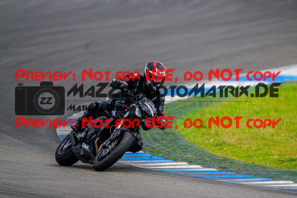 MaZZes_FotoMatrix_240615_6007705_7453 | ROT