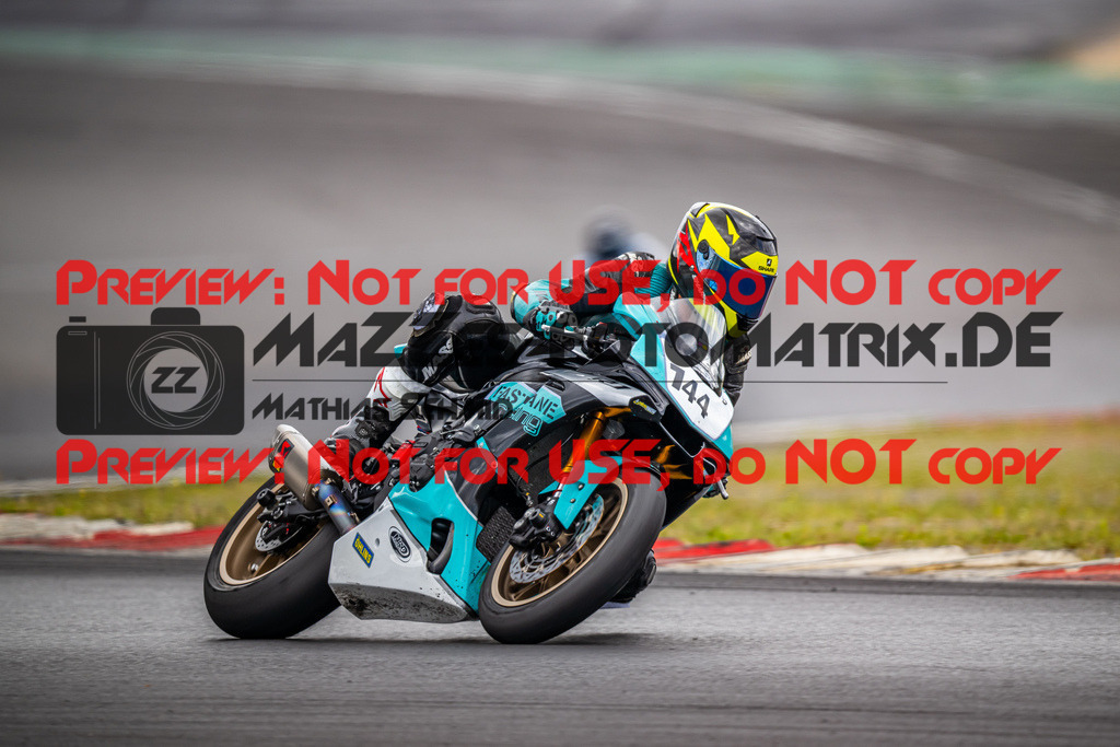 MaZZes_FotoMatrix_230719_4897 | WEISS