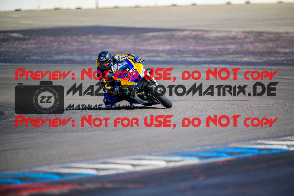 MaZZes_Fotomatrix_20250816_6007705_9105 | WEISS