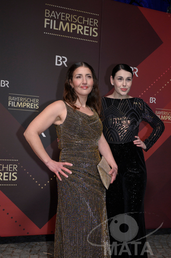_DWI4760 | Gonca de Haas und Anita Eichhorn bei der Verleihung des 47. Bayerischen Filmpreises 2026  im Prinzregententheater. München, Deutschland. Der Bayerische Filmpreis wird seit 1979 von der Bayerischen Staatsregierung verliehen, um die Bedeutung des Kinofilms als Kulturgut herauszustellen - Realisiert mit Pictrs.com