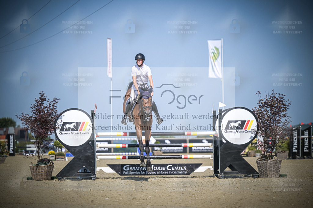 DOS_0441 | Entdecke hochwertige Reitturnierfotos von Foto Oger. Professionell, emotional und authentisch – jetzt Lieblingsmomente im Shop bestellen. - Realisiert mit Pictrs.com