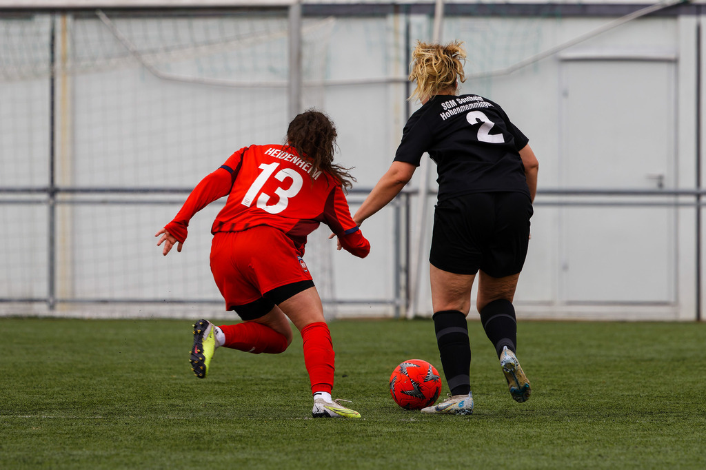 FCHHOH_251005_9554 | 1.FC Heidenheim 1846 II vs. SGM Hohenmemmingen/Sontheim, Fußball, Frauen, Bezirksliga, 2025/2026, 4. Spieltag, 05.10.2025 in Heidenheim, Kunstrasen b. Voith-Arena West(Foto: Michael Bulling) - Realisiert mit Pictrs.com