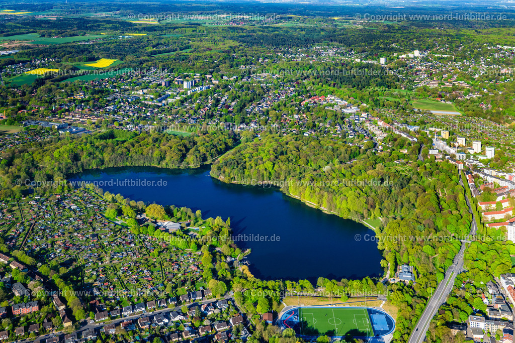 Hamburg_Harburg_Aussenmühlenteich_ELS_0328270425 | HAMBURG 27.04.2025 Uferbereiche am Seegebiet des "Außenmühlenteich" im Ortsteil Wilstorf in Hamburg, Deutschland. // Riparian areas on the lake area of "Aussenmuehlenteich" in the district Wilstorf in Hamburg, Germany. Foto: Martin Elsen