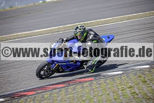 pube8336 | Professionelle Fotos von Sportveranstaltungen, aber auch Hochzeiten und anderen Events. - Realisiert mit Pictrs.com