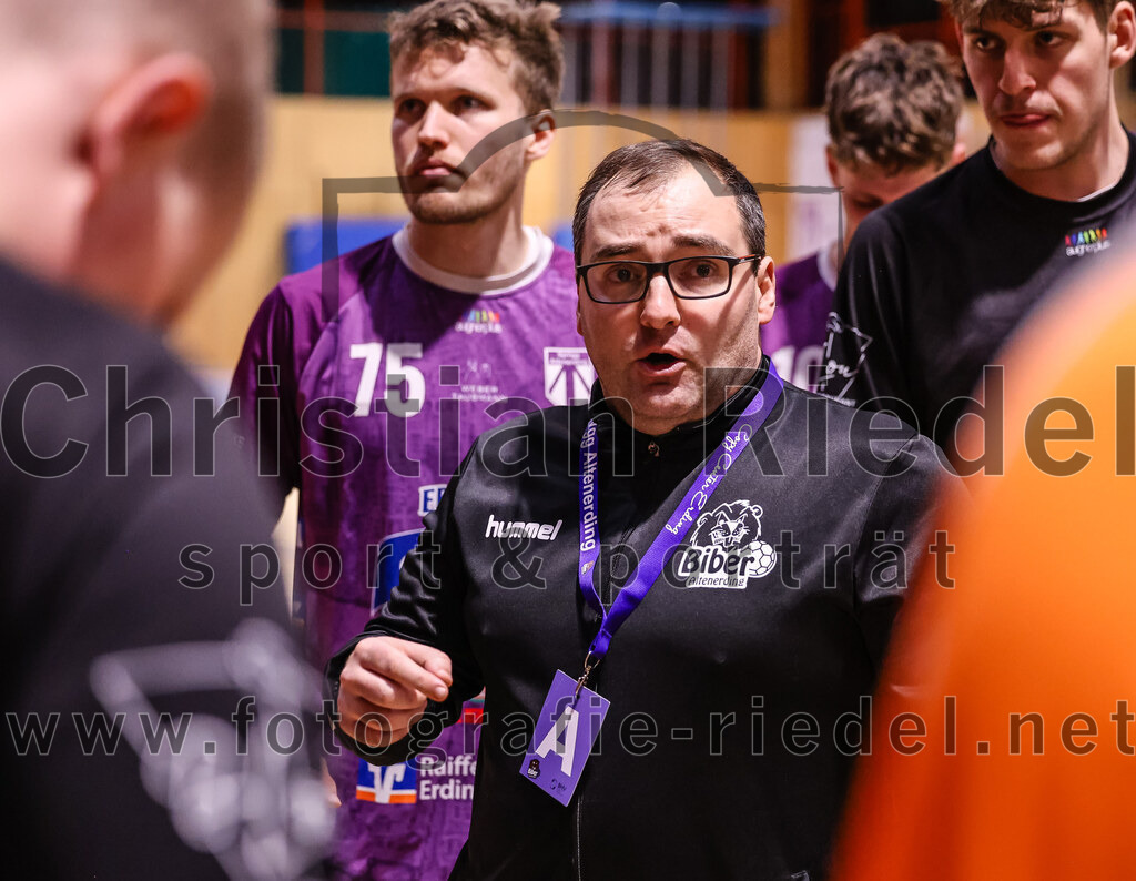 2024-11-24_061_SpVgg_Altenerding_gegen_ASV_Dachau | Erding, Deutschland, 24.11.2024:Handball, Bezirksoberliga Männer 2024 / 2025, 8. Spieltag, SpVgg Altenerding gegen ASV Dachau, Endergebnis: 30:23Trainer Simon Klawe (SpVgg Altenerding)Foto: Christian Riedel / fotografie-riedel.net