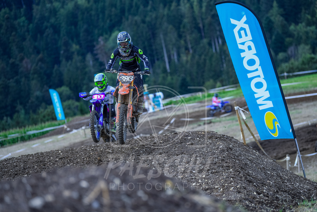 Lady (71) | Paeschuphoto Shop - Wer nicht sucht der auch nicht findet.Ob Motocrossbilder oder von einem besuchtem Spiel, Hauptsache Action. - Realisiert mit Pictrs.com