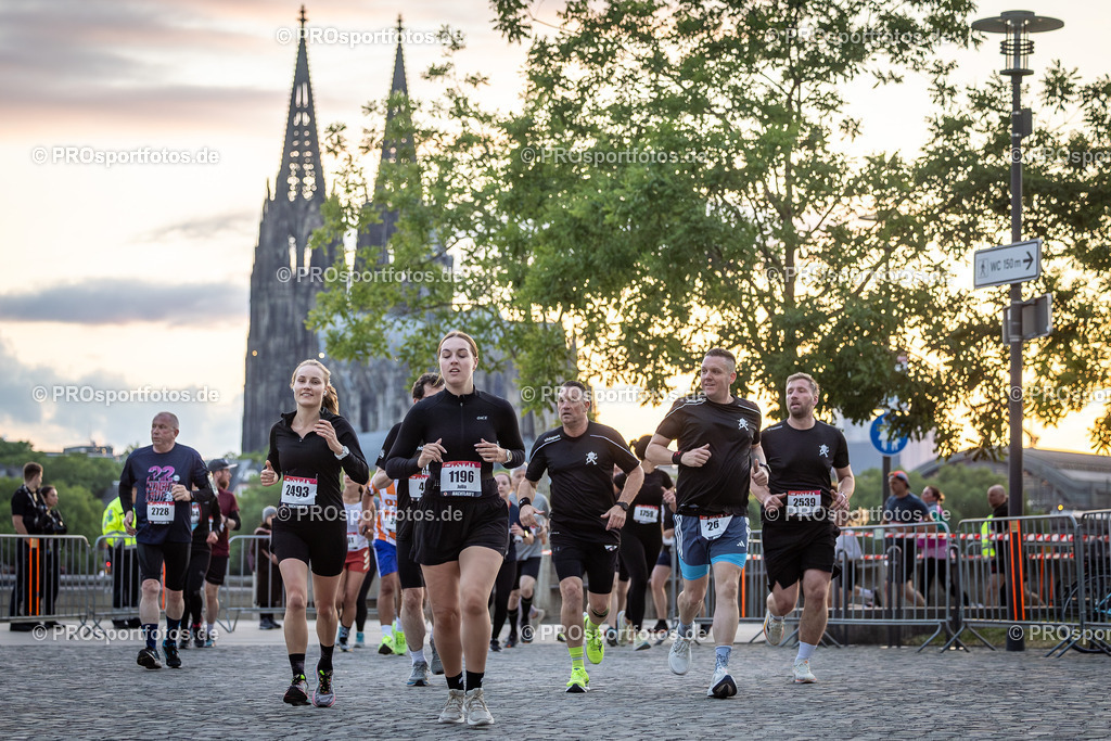 22. ASV Nachtlauf; Koeln, 28.05.25 | Impressionen vom 22. ASV Nachtlauf am 28.05.25 am Tanzbrunnen in Koeln. Foto: BEAUTIFUL SPORTS/Leah Kohring