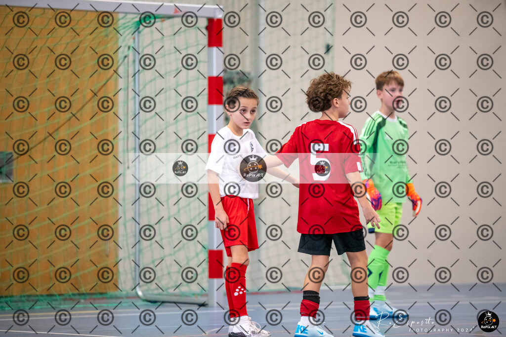 20241201_FCR-Hallenturnier-Ea_RAW-4_003 | Sport und Naturfotografie von Roberto Esposito zeigt echte Momente Bewegung und die Schönheit der Natur. Ausdrucksstarke Bilder schaffen Emotionen.
