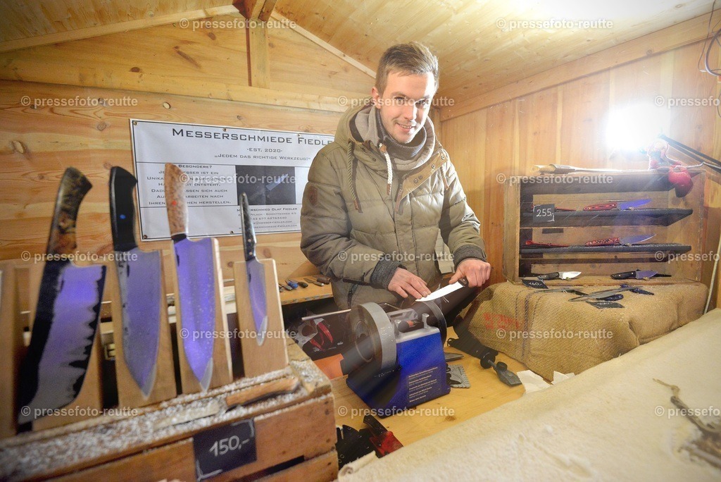 -15-news-2022-Dez10-Weihnachtsmarkt-Reutte-WTV_6593 | Info aus dem Bezirk Reutte/Ausserfern Tirol sowie eine umfangreiche Bilddatenbank über die gesamte Region: Lechtal, Talkessel Reutte, Tannheimertal, Zwischentoren. Lech, Plansee, Zugspitze, Grenztunnel, B179, Fernpassstraße, Verkehr, Lawinen, Tradition, - Realisiert mit Pictrs.com