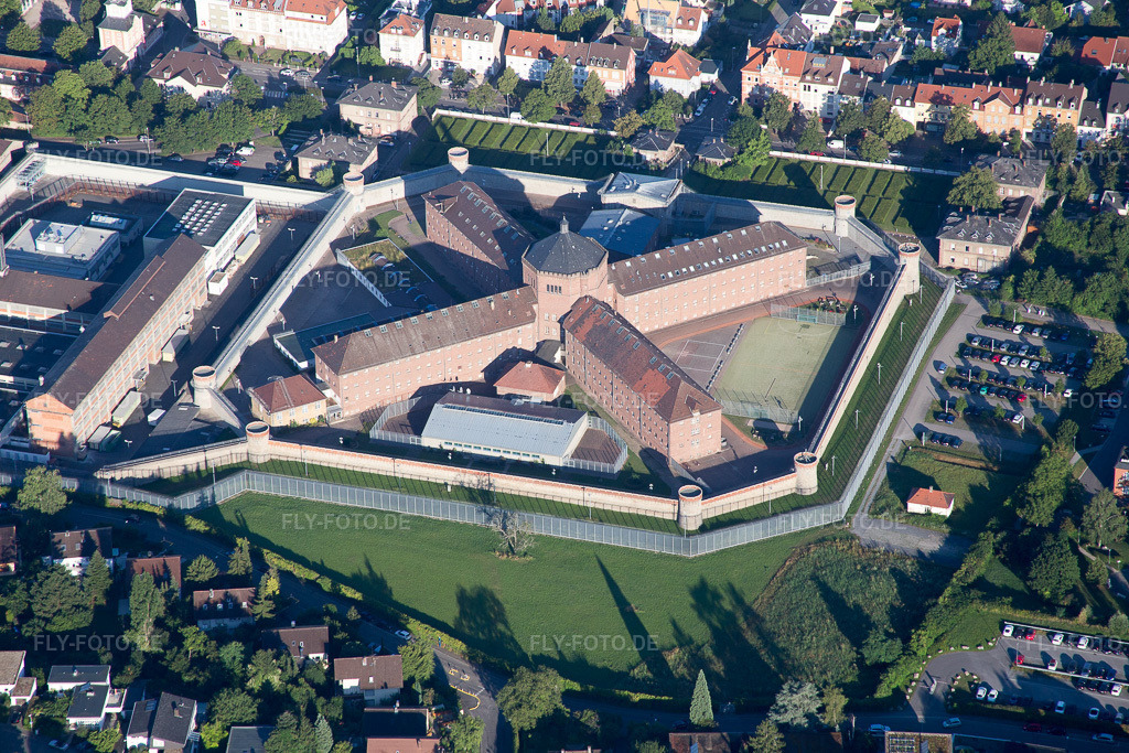 Luftbild: Justizvollzugsanstalt von Nordosten in Bruchsal im Bundesland Baden-Württemberg in Deutschland. Foto: IMG_092325.jpg vom 01.08.2016 durch Werner Riehm/FLY-FOTO.de