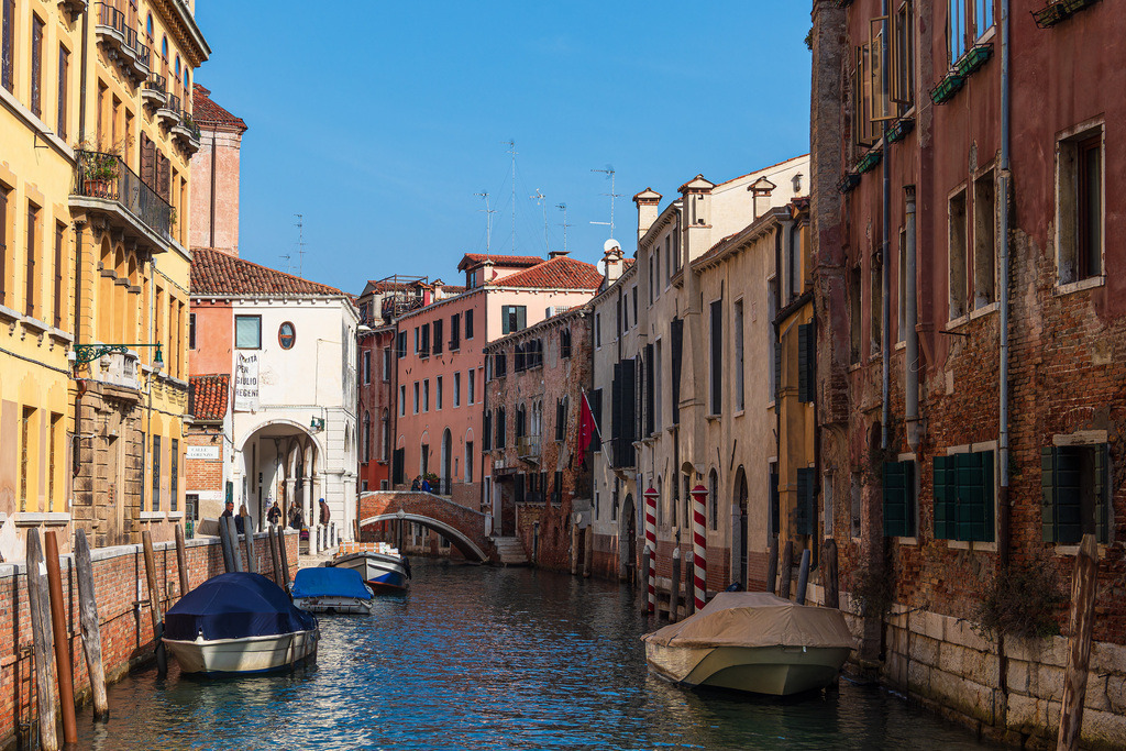 Blick auf historische Gebäude in Venedig, Italien | Blick auf historische Gebäude in Venedig, Italien.