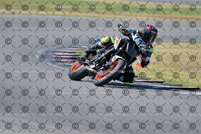 26bt04-0772 | markuskiefer.com - Realisiert mit Pictrs.com