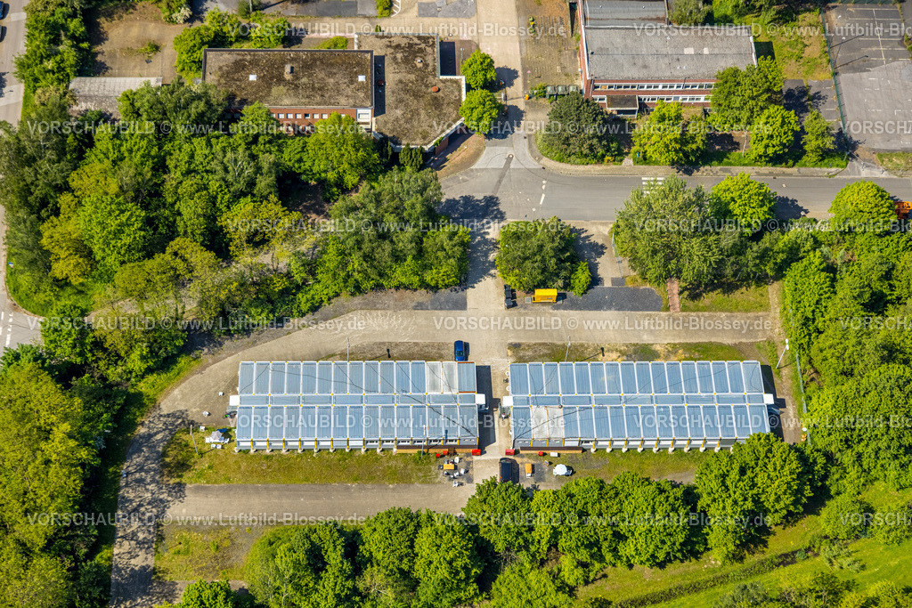 Bottrop230509837Kirchhellen | Luftbild, Container Flüchtlingsunterkunft an Schacht 9, Parkplatz an der Fernewaldstraße in Grafenwald, Kirchhellen-Süd, Bottrop, Ruhrgebiet, Nordrhein-Westfalen, Deutschland