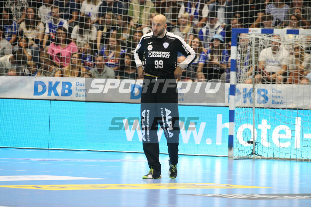 VFL Gummersbach - TBV Lemgo-Lippe | Urh Kastelic - © Sportfoto-Sale (MK) - Realisiert mit Pictrs.com