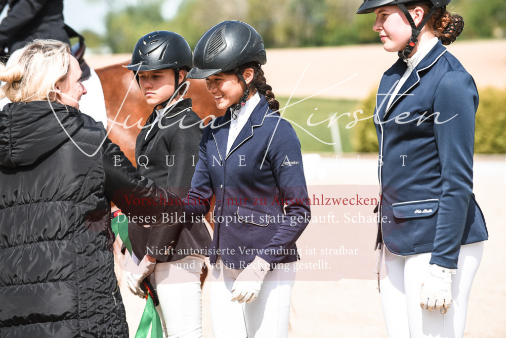 20230518_JK-Röhrsdorf-11-1021 | Pferde- und Turnierfotografie in Westsachsen. Pferdeportraits, Auftragszeichnungen und intuitive Kunst.