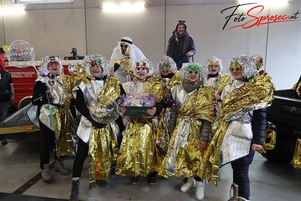 fasching2026-mariazell (6) | Mit meiner Kamera halte ich besondere Augenblicke, faszinierende Landschaften und interessante Details fest. Dabei entstehen ganz unterschiedliche Aufnahmen – von stimmungsvollen Landschaftsfotografien und beeindruckenden Drohnenaufnahmen über Pressefotos - Realisiert mit Pictrs.com