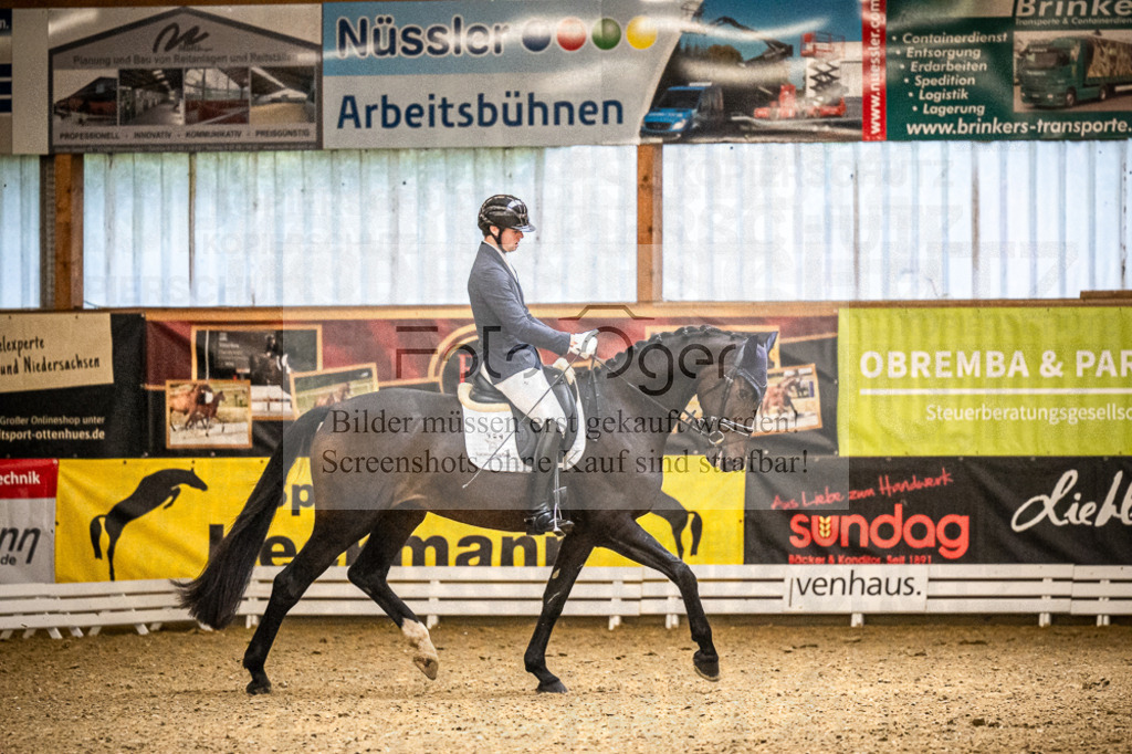 DOS_1198 | Entdecke hochwertige Reitturnierfotos von Foto Oger. Professionell, emotional und authentisch – jetzt Lieblingsmomente im Shop bestellen.Deutschlandweite Turnierfotografie. - Realisiert mit Pictrs.com