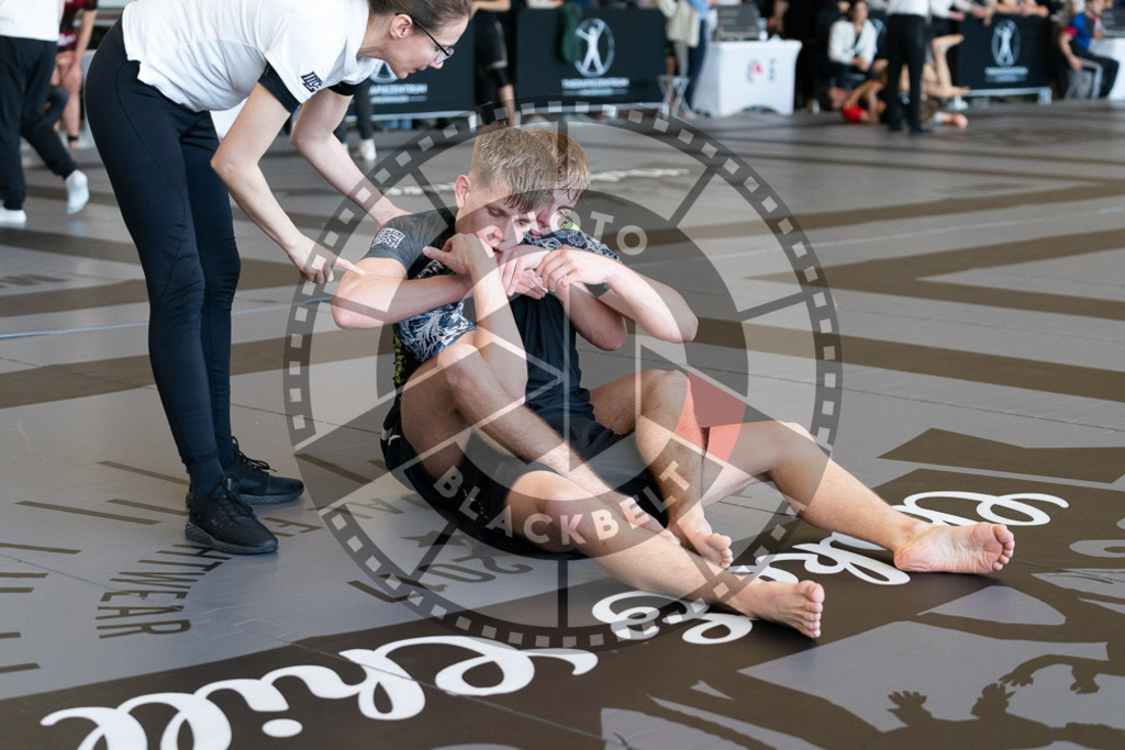 20250329PBB1387 | Fighters compete during the International Luta Livre (ILLCS) Germany IX Spring 2025 Competition spring on March 29, 2025 in Hannover, Germany.© Chiara Dazi