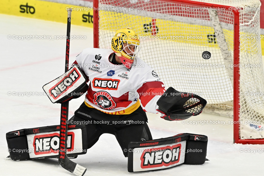 EC IDM Wärmepumpen VSV vs. Pioneers Vorarlberg | Puck, #30 Caffi Alex PIONEERS VORARLBERG, EC IDM Wärmepumpen VSV vs. Pioneers Vorarlberg, EC IDM Wärmepumpen VSV vs. Pioneers Vorarlberg am 14.12.2024 in Villach (Stadthalle Villach), Austria, (Photo by Bernd Stefan)