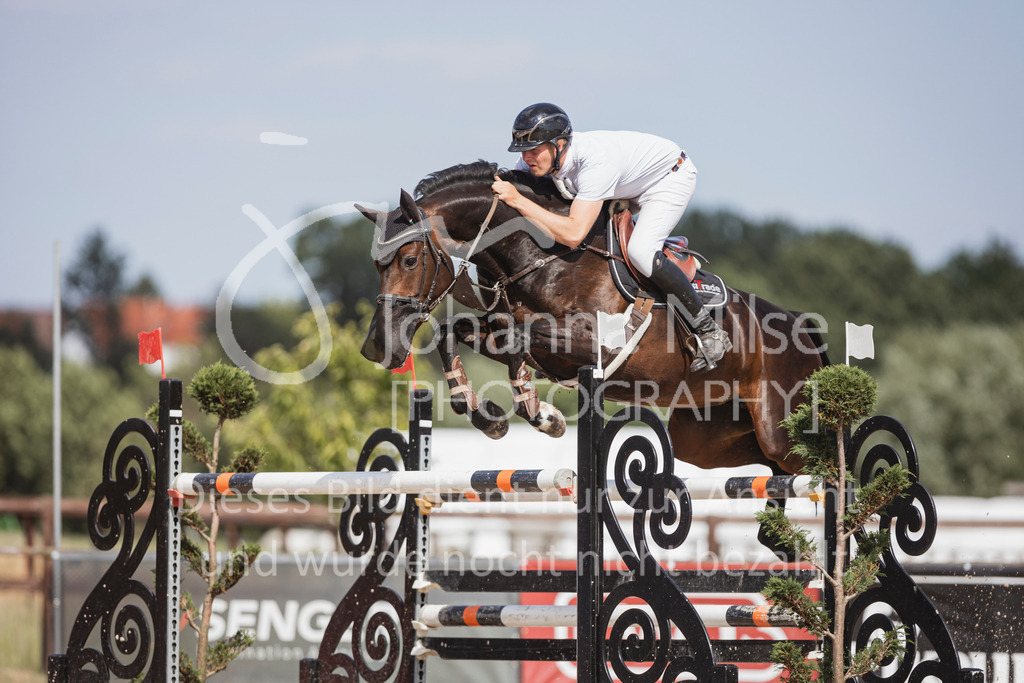240628_LüPfSpTa_S1-Spr-123 | Deine schönsten Turniermomente als professionelle Fotos! Entdecke hochwertige Pferdesport-Fotografie im Online-Shop. Jetzt Fotos finden & bestellen!